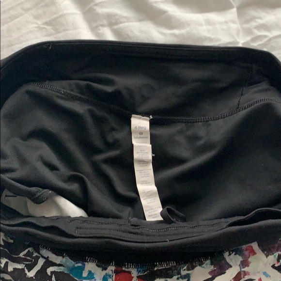 LULULEMON SHORTS - Picture 3 of 3